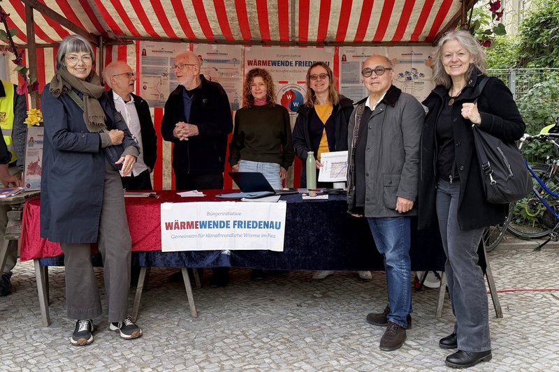 Infostand der Bürgerinitiative Wärmewende Friedenau beim Kiezfest FRIEDENAU IM FRÜHLING 2026